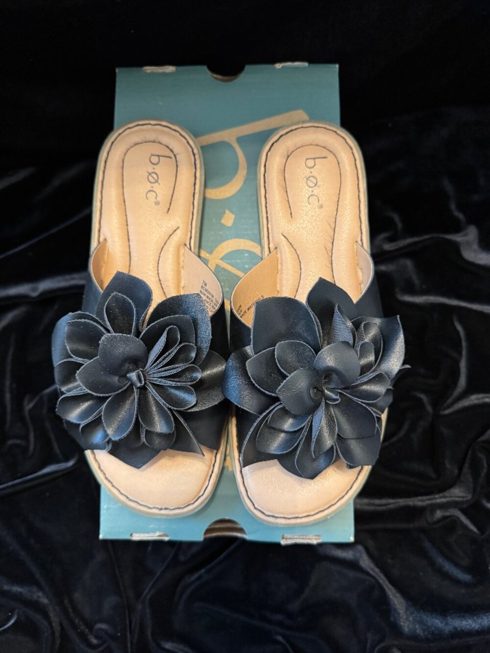 BOC By Born Kasia Slide Sandals Womens Black Petal Design Slip On Open Toe SZ 7
